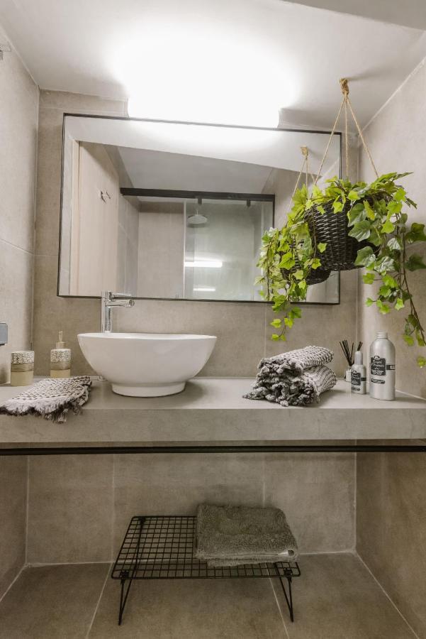 Manolis Loft Apartment, Rhodes Town Родос Экстерьер фото